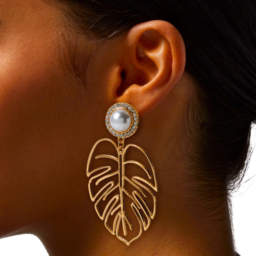 Gold-Tone Monstera Leaf Cutout 3" Drop Earrings - NWT - Picture 2 of 3